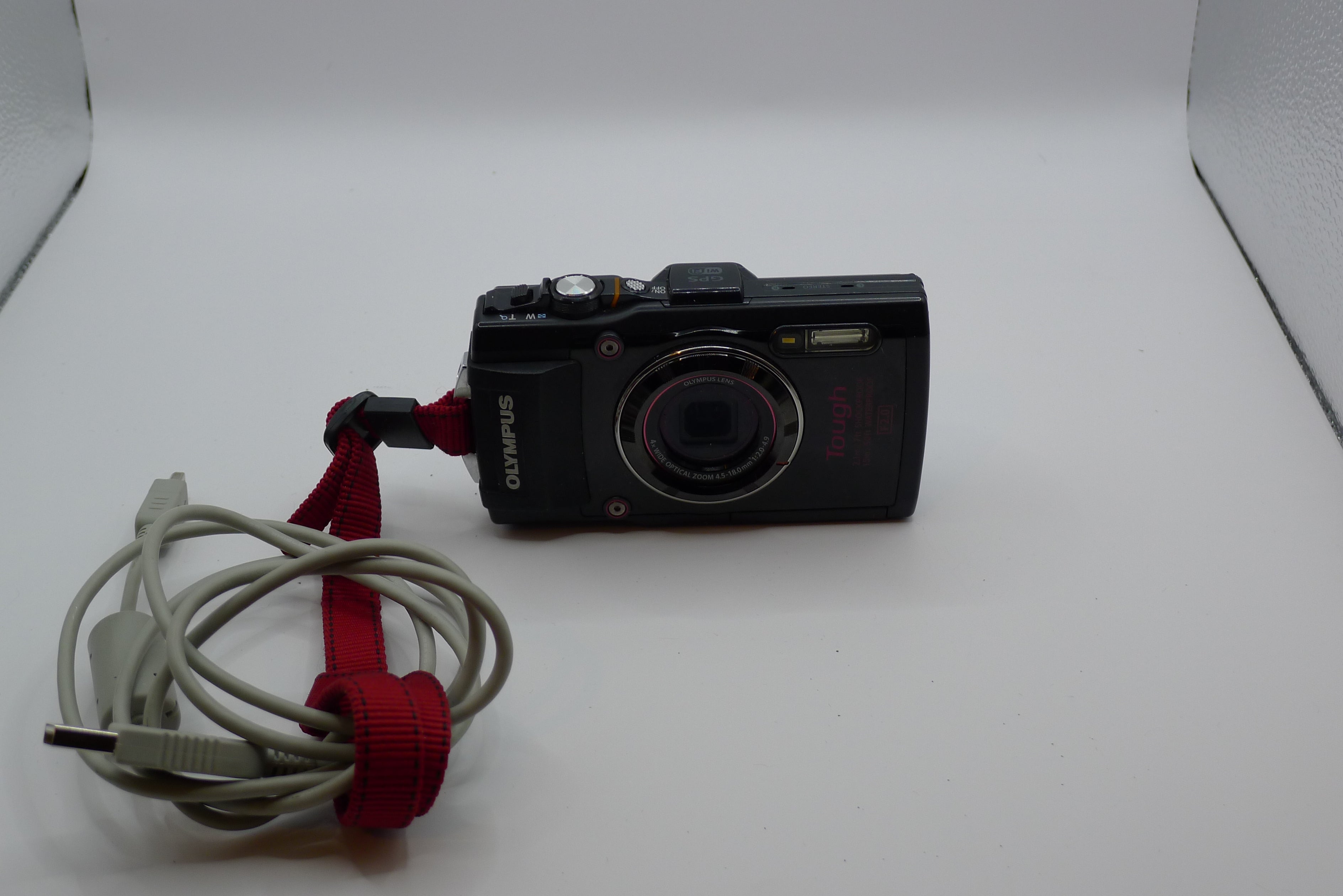 Olympus Tough TG-4 – robust, vanntett & allsidig kompaktkamera i god stand